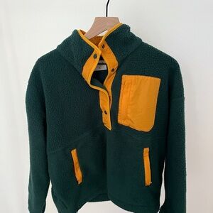 Wilo The Label | Fleece Pullover Boxy Green Long Sleeve Button Front- Small